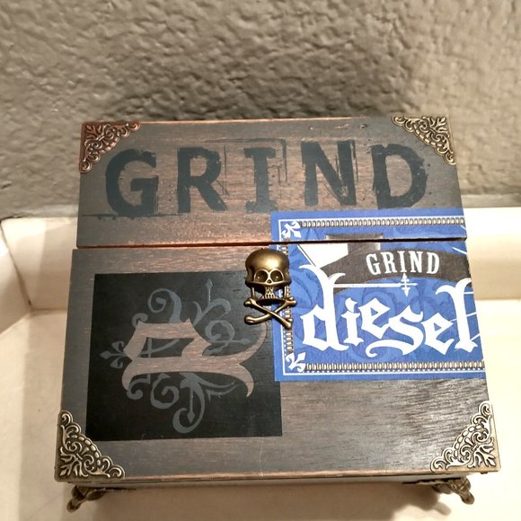 Suenos de Saundra Upcycled Rare Grind Diesel Cedar Cigar Box, ARTFUL STORAGE - Picture 2 of 15